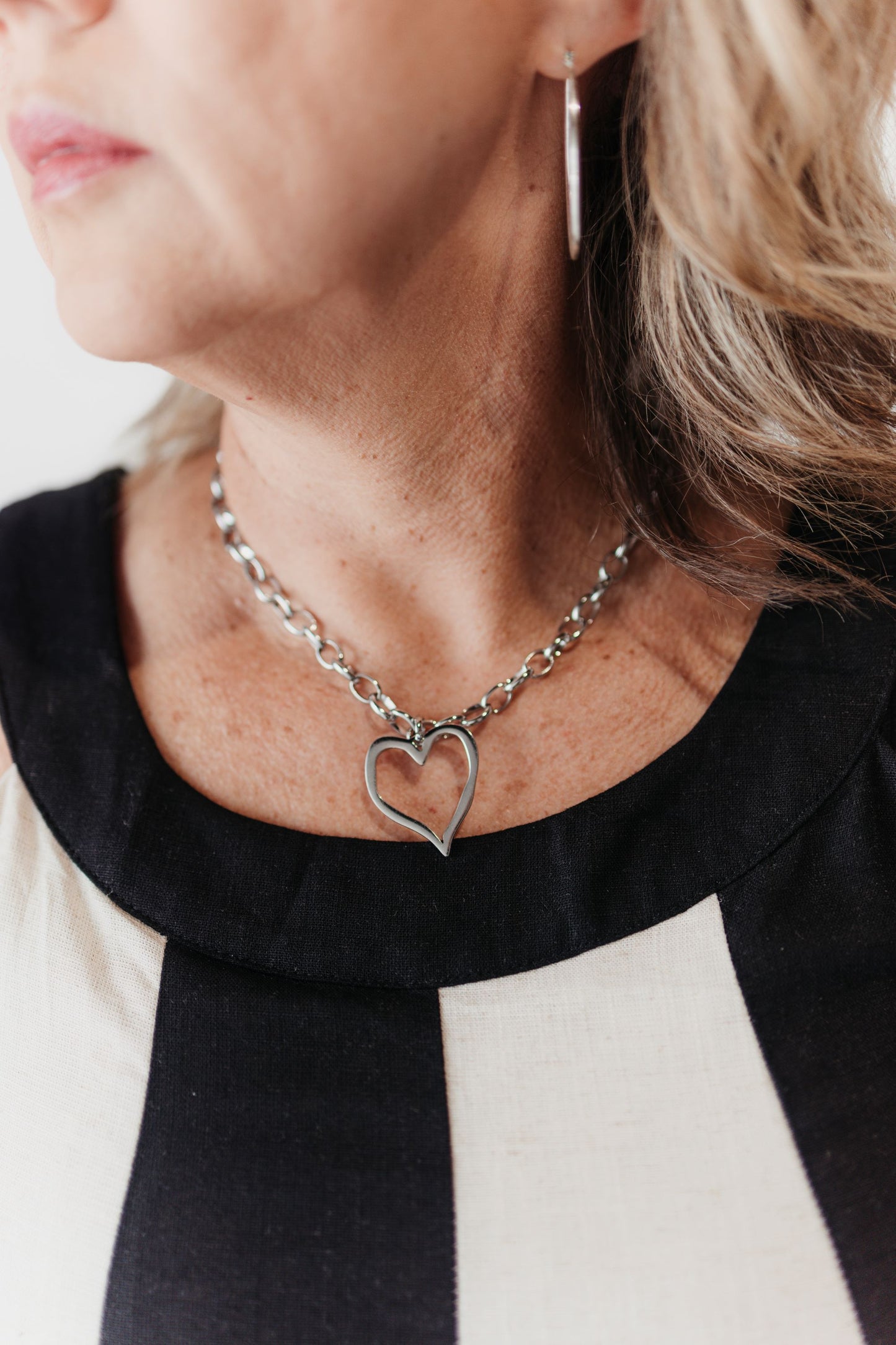 CHANSUTTPEARLS - LARGE OPEN HEART NECKLACE - SILVER